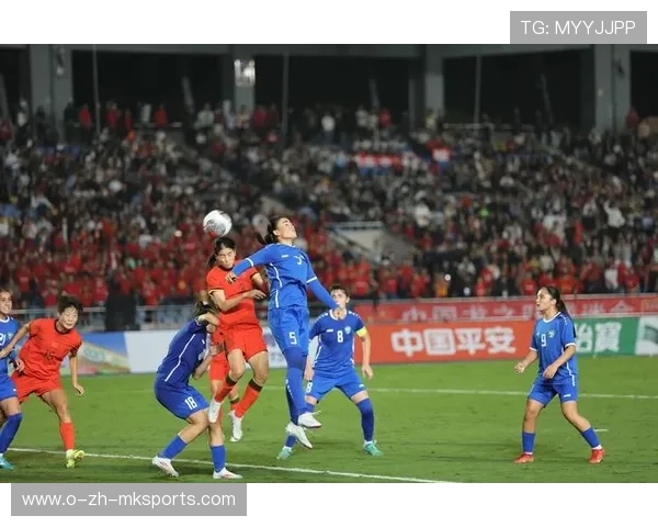 中国女足在国际赛场奋勇拼搏，展现青春风采，女足国足