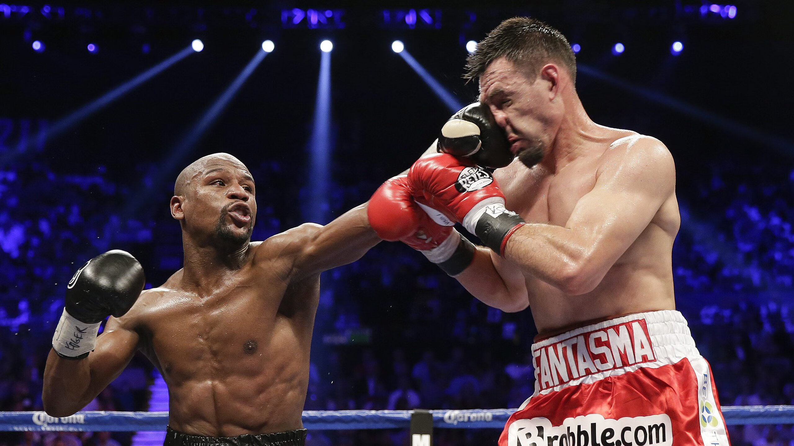 东契奇29+11+10:送约基奇式妙传被犯规后随手一扔超远命中,约契奇和东契奇合照